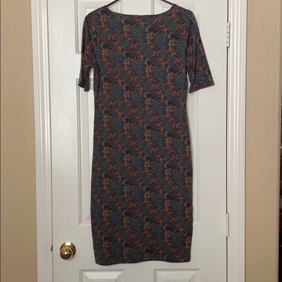 NWOT MULTI COLOR LULAROE JULIA - Picture 2 of 5